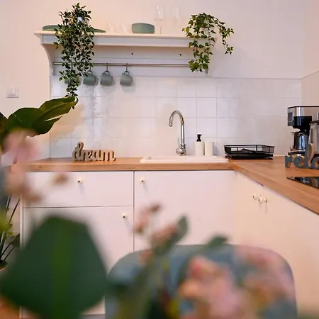 Modern Calea Victoriei 1br Apt: Explore * Bucharest
