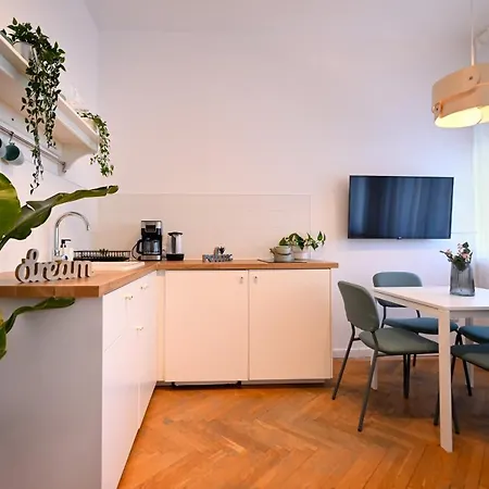 Apartment Modern Calea Victoriei 1br Apt: Explore *