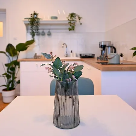 Apartment Modern Calea Victoriei 1br Apt: Explore Bucharest