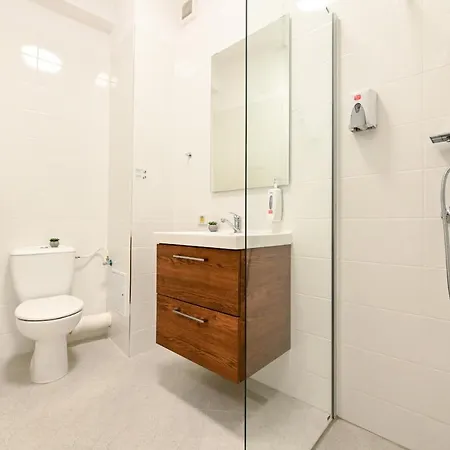 Apartment Modern Calea Victoriei 1br Apt: Explore Bucharest