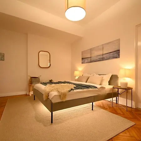 Modern Calea Victoriei 1br Apt: Explore 아파트 *