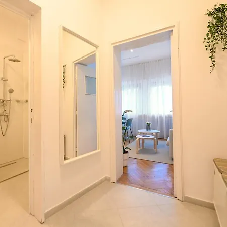 Modern Calea Victoriei 1br Apt: Explore 부쿠레슈티