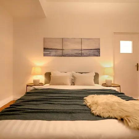 Modern Calea Victoriei 1br Apt: Explore Apartment *