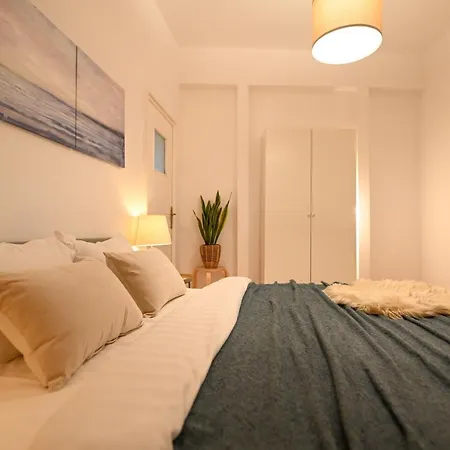 Modern Calea Victoriei 1br Apt: Explore Βουκουρέστι