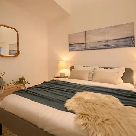 Modern Calea Victoriei 1br Apt: Explore Βουκουρέστι